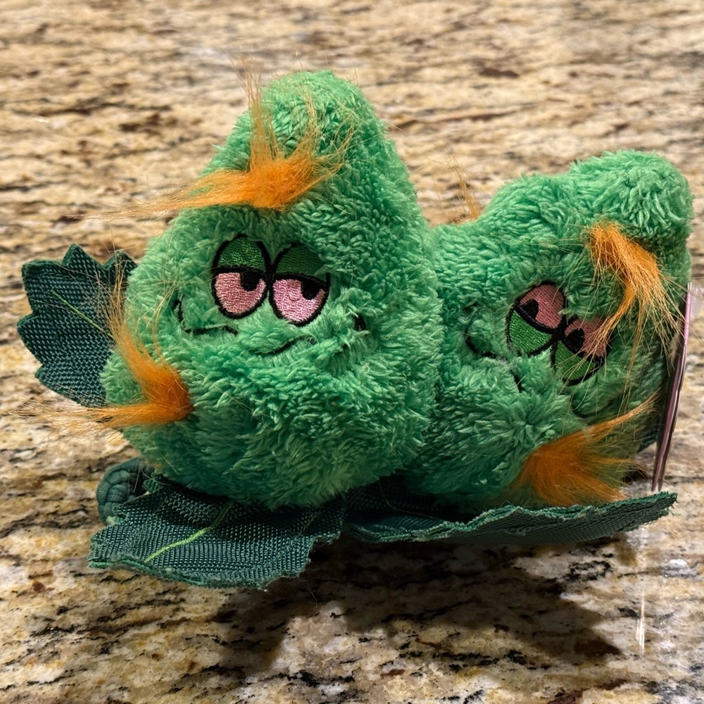 BARK BOX Hydropawnic Buds 420 Weed Nugs Dog Toy - Small